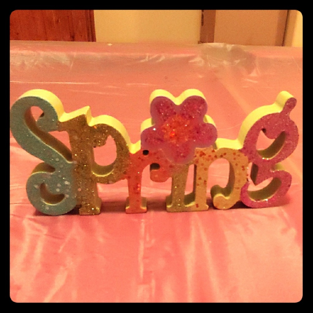 Listing is for a hand painted wooden Spring craft.
